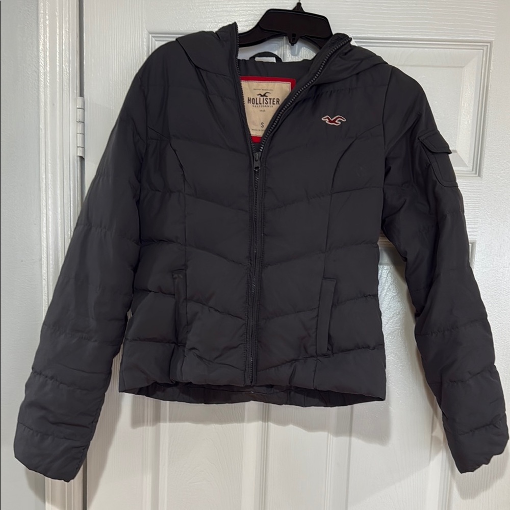 Hollister Black Puffer Jacket with Quilted Design